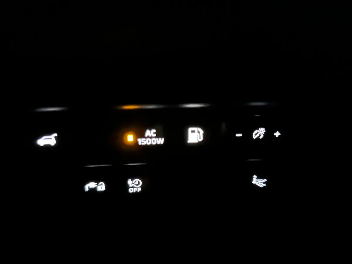 アウトランダーPHEV車中泊AC100V1500W電源