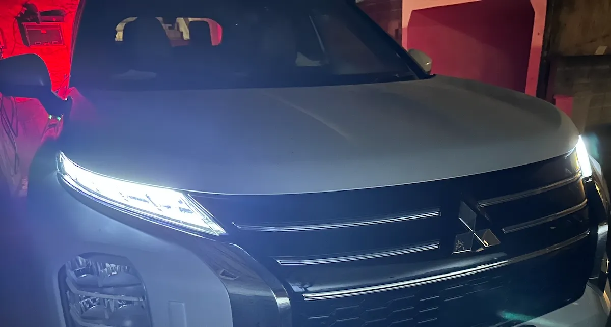 アウトランダーPHEV車中泊車幅灯、尾灯、番号灯