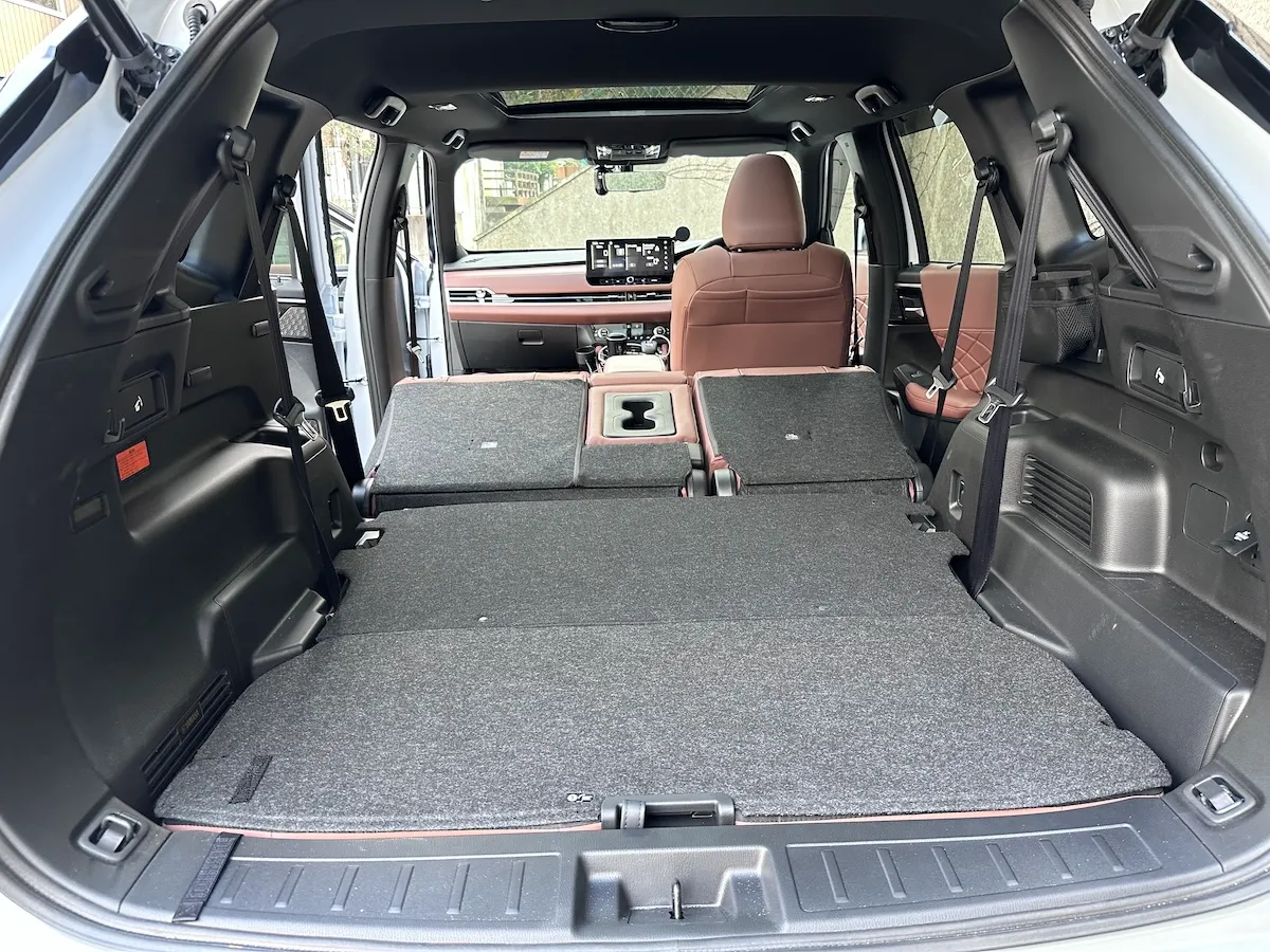 アウトランダーPHEVフルフラット