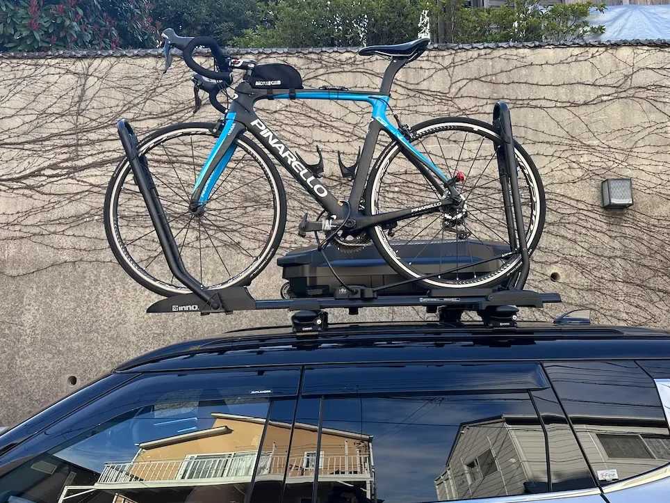 outlander-phev-cycle-carrier-roadbike-side
