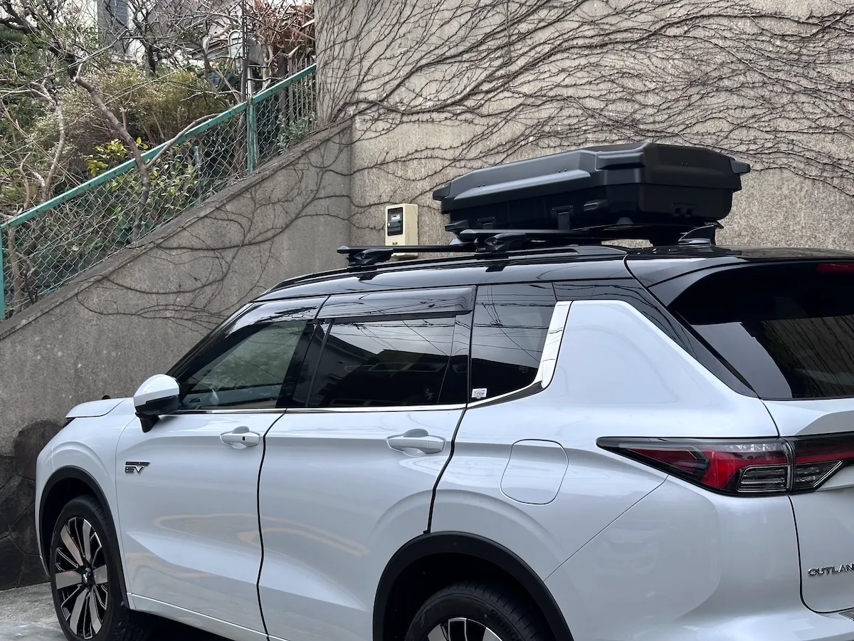 アウトランダーPHEVのルーフボックス・innoギアキャリー